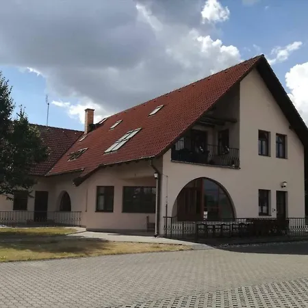 Zbilidy Gasthuis Dusejov